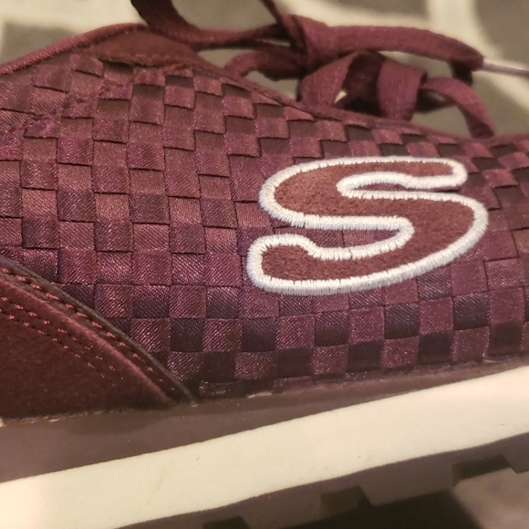 Burgundy Weave Skechers with Memory Foam - Picture 5 of 5